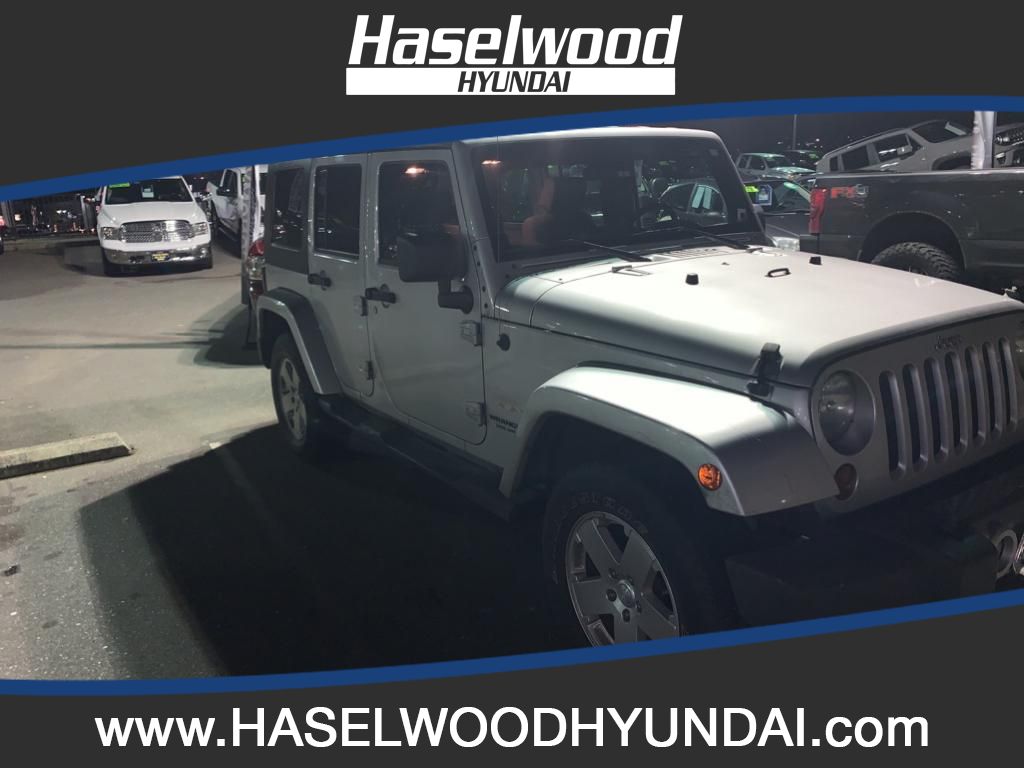 Pre Owned 2010 Jeep Wrangler Unlimited Sahara 4wd